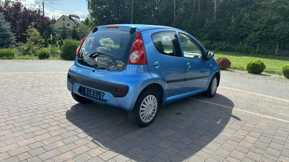 PEUGEOT 107 -