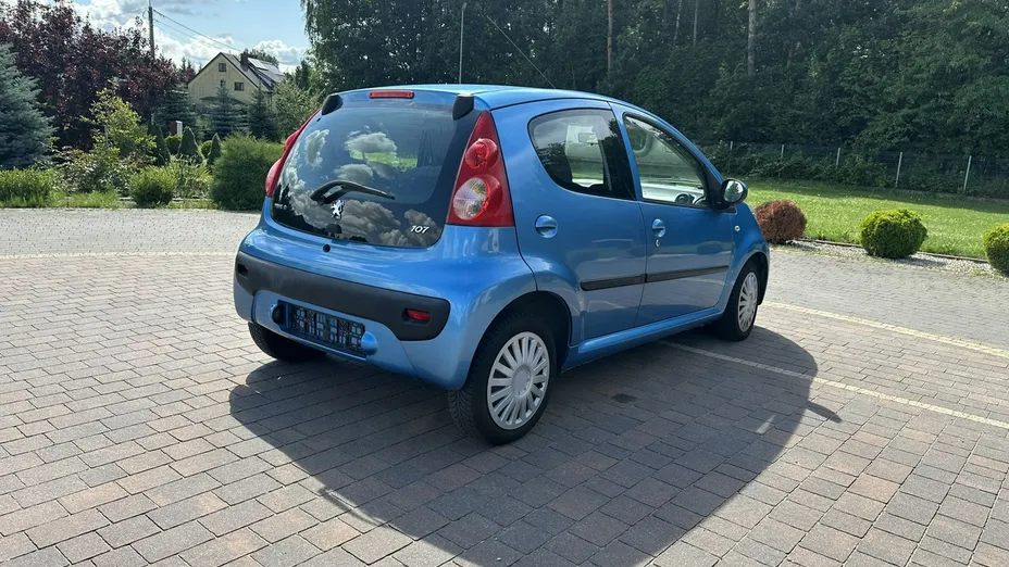 PEUGEOT 107 -