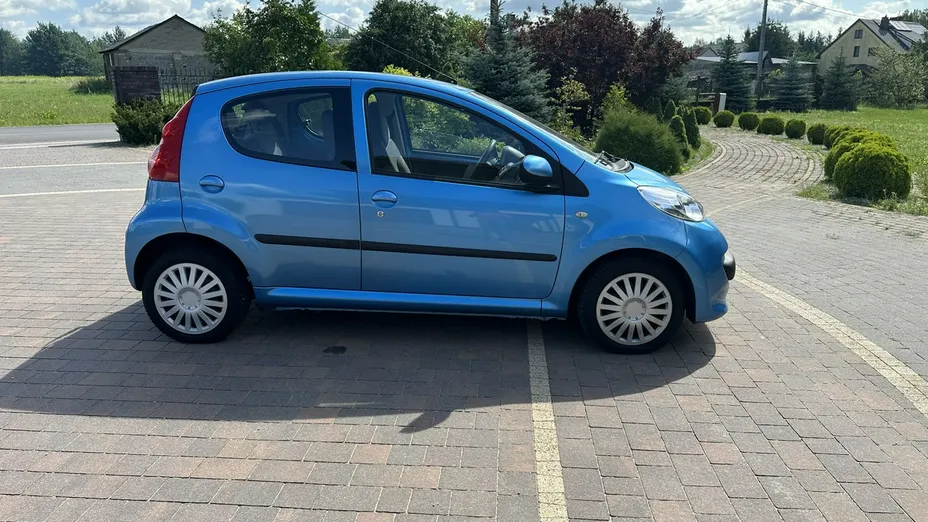 PEUGEOT 107 -