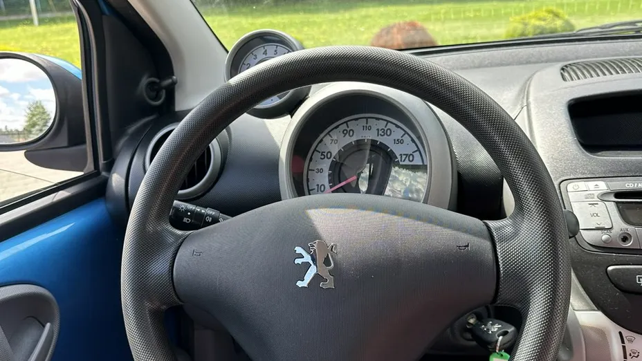 PEUGEOT 107 -