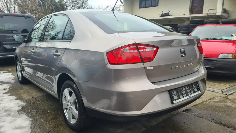 SEAT Toledo -
