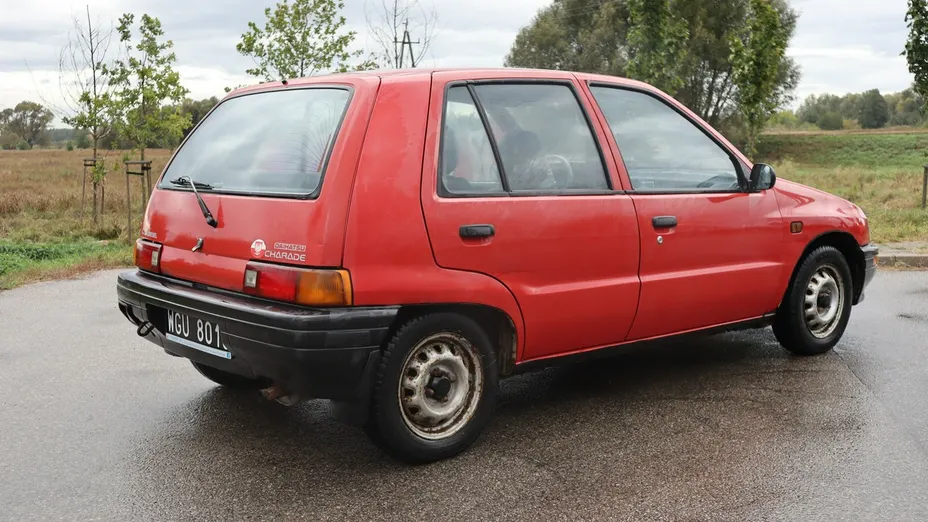 DAIHATSU Charade -