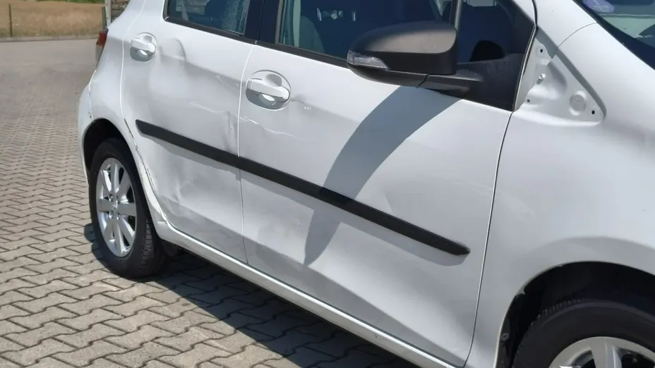 TOYOTA Yaris -