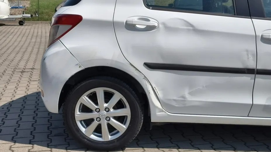 TOYOTA Yaris -