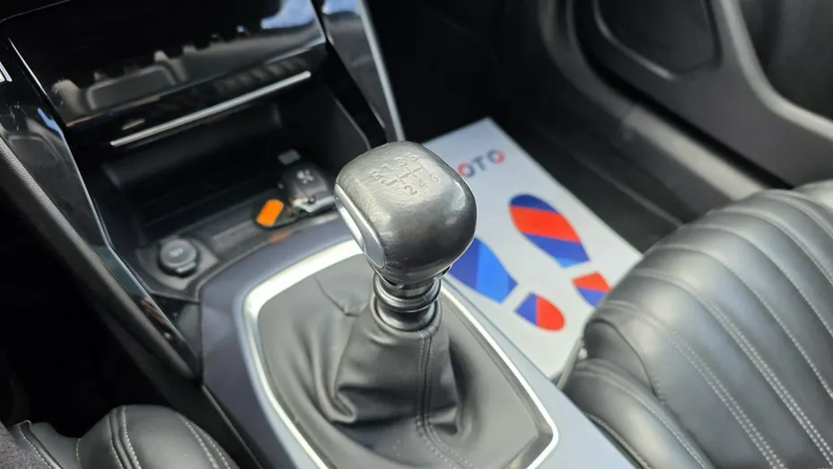 PEUGEOT 2008 -