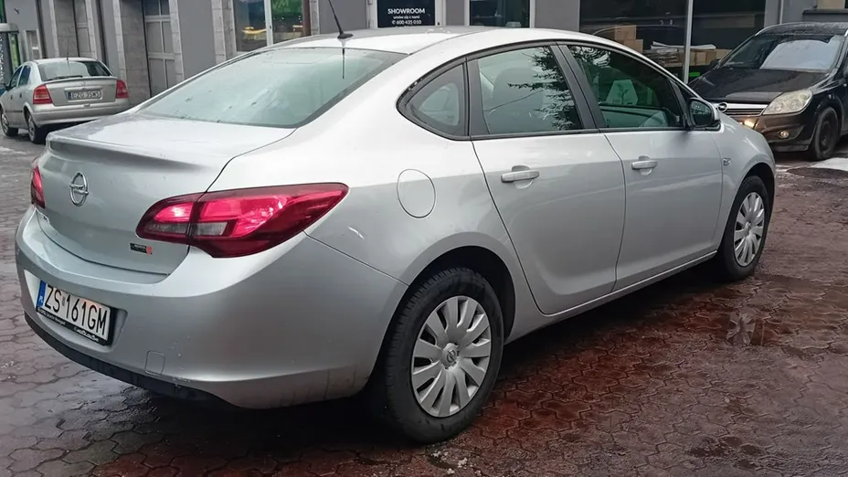 OPEL Astra -