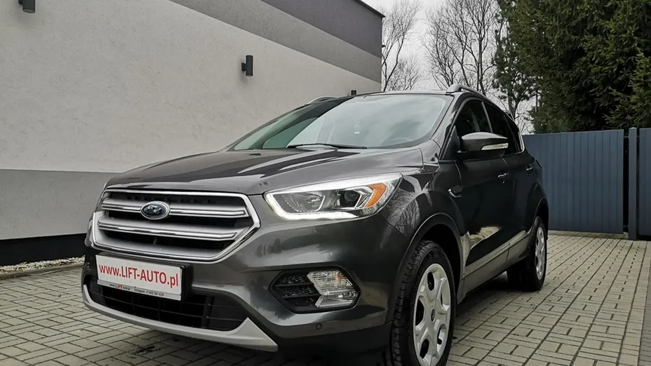 FORD Kuga -