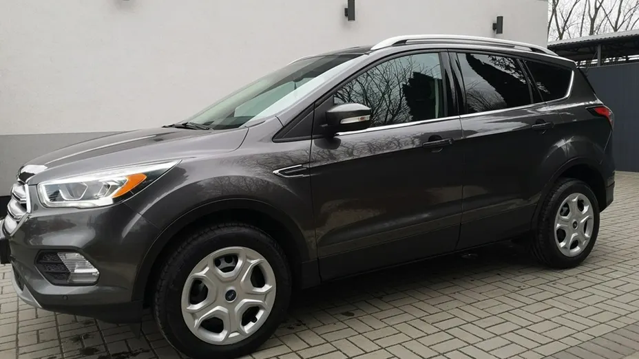 FORD Kuga -