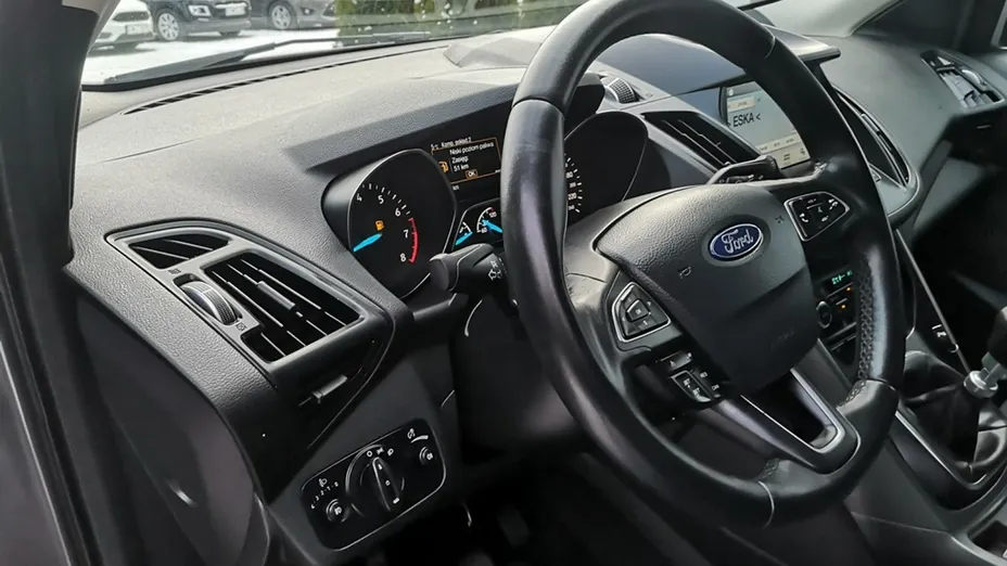 FORD Kuga -