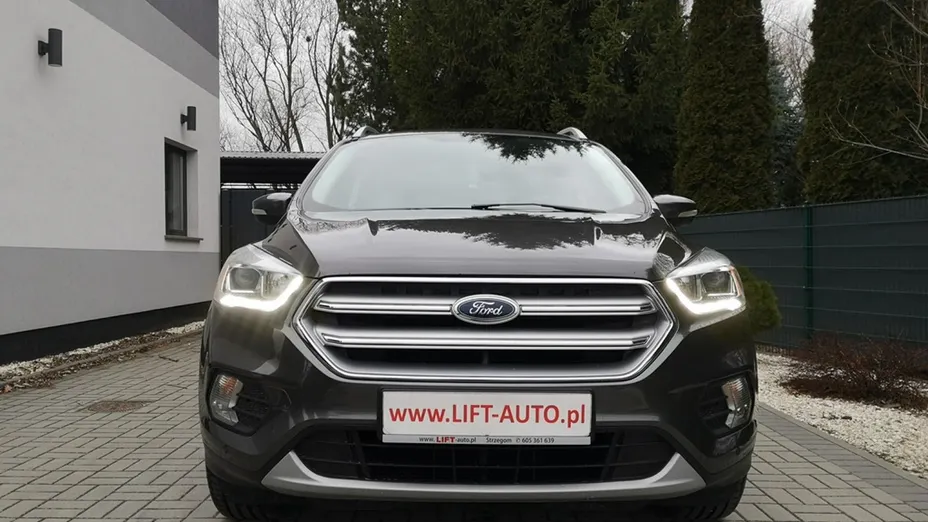 FORD Kuga -