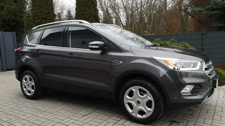 FORD Kuga -