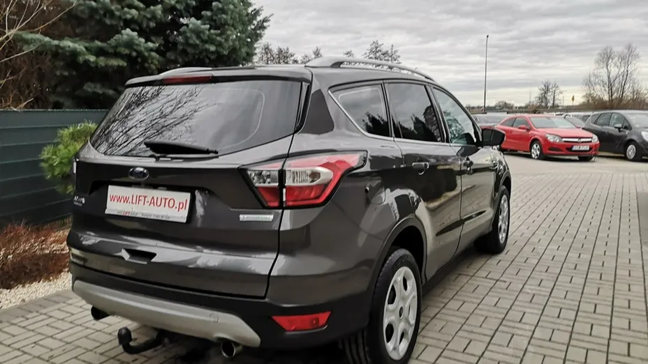 FORD Kuga -