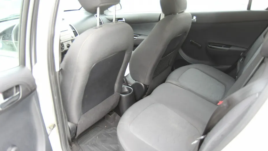 HYUNDAI i20 -
