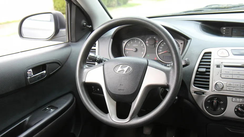 HYUNDAI i20 -