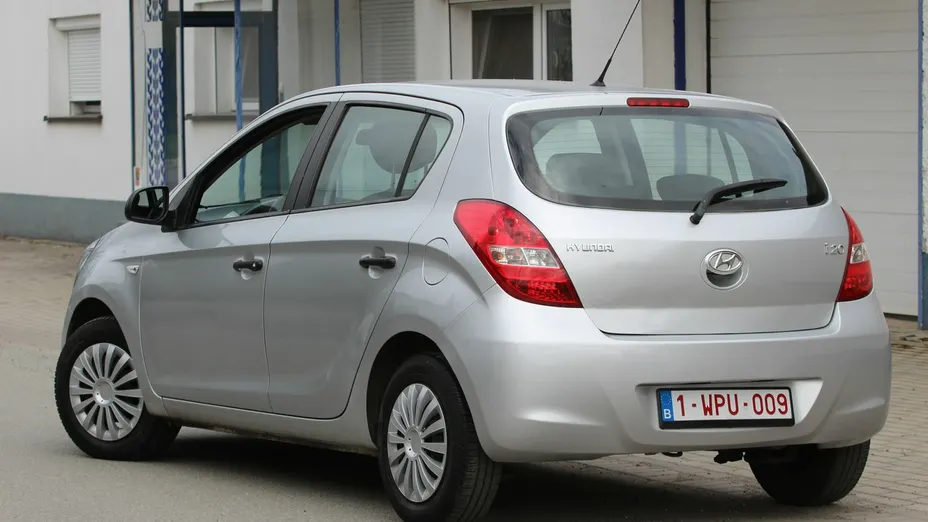 HYUNDAI i20 -