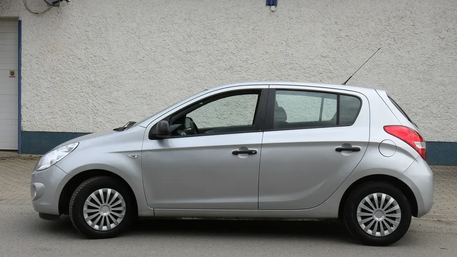 HYUNDAI i20 -