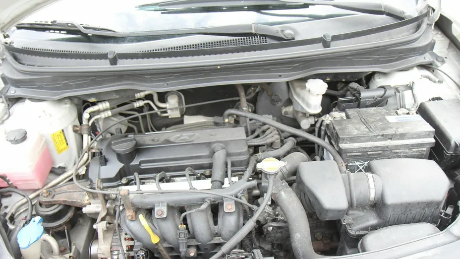 HYUNDAI i20 -