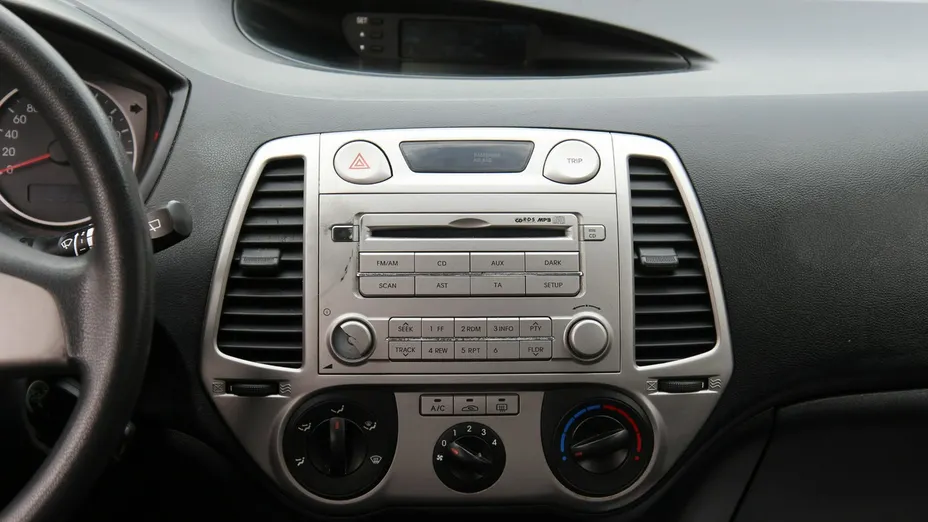 HYUNDAI i20 -