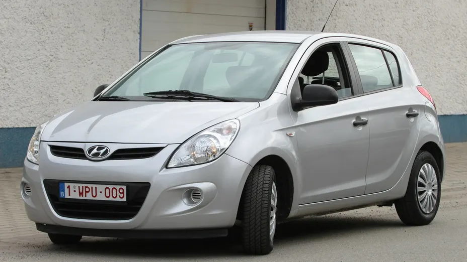 HYUNDAI i20 -