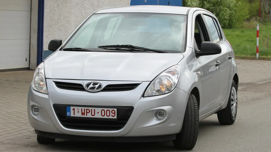HYUNDAI i20 -