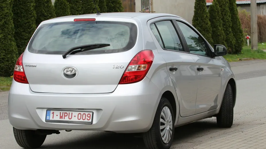 HYUNDAI i20 -