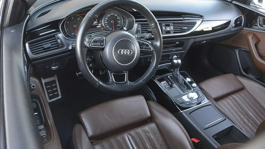 AUDI A6 -