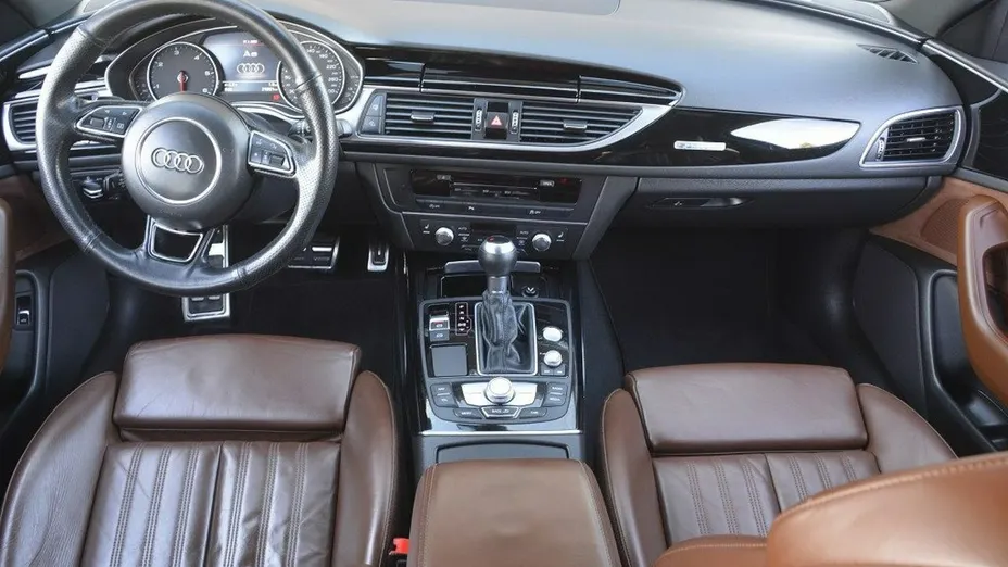 AUDI A6 -