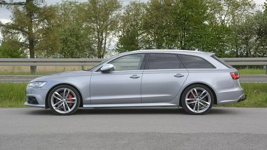 AUDI A6 -