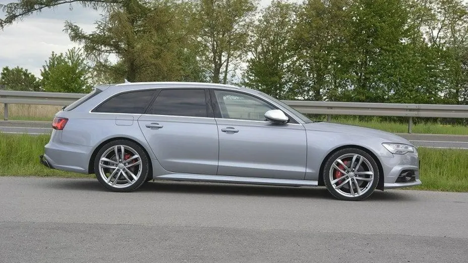 AUDI A6 -