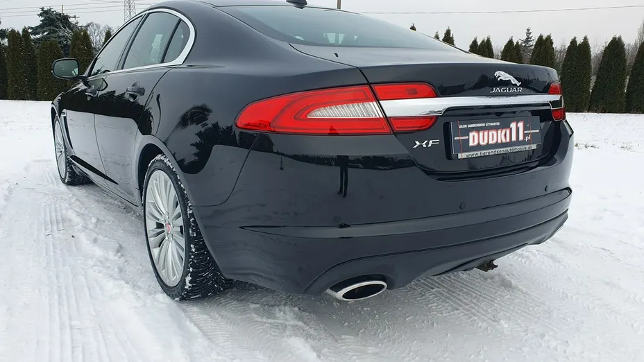 JAGUAR XF -