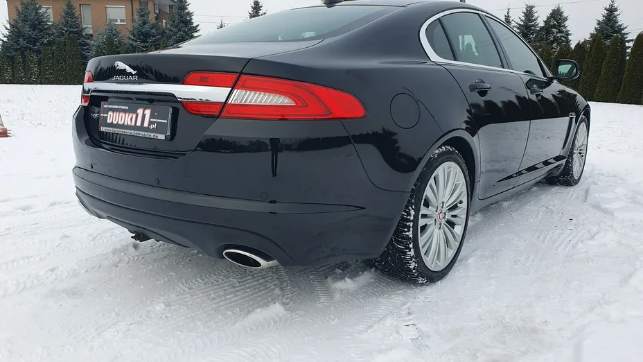 JAGUAR XF -
