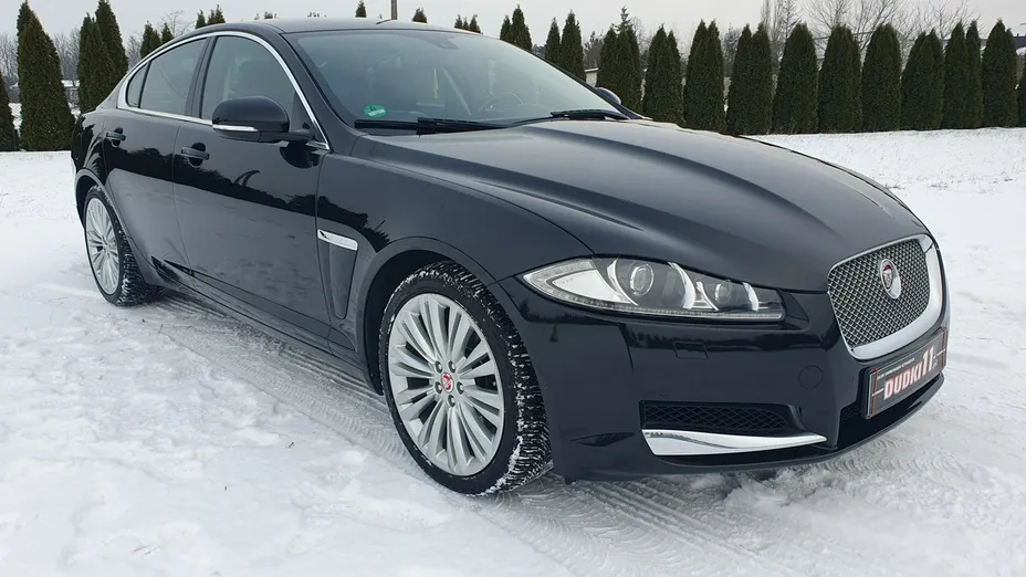 JAGUAR XF -