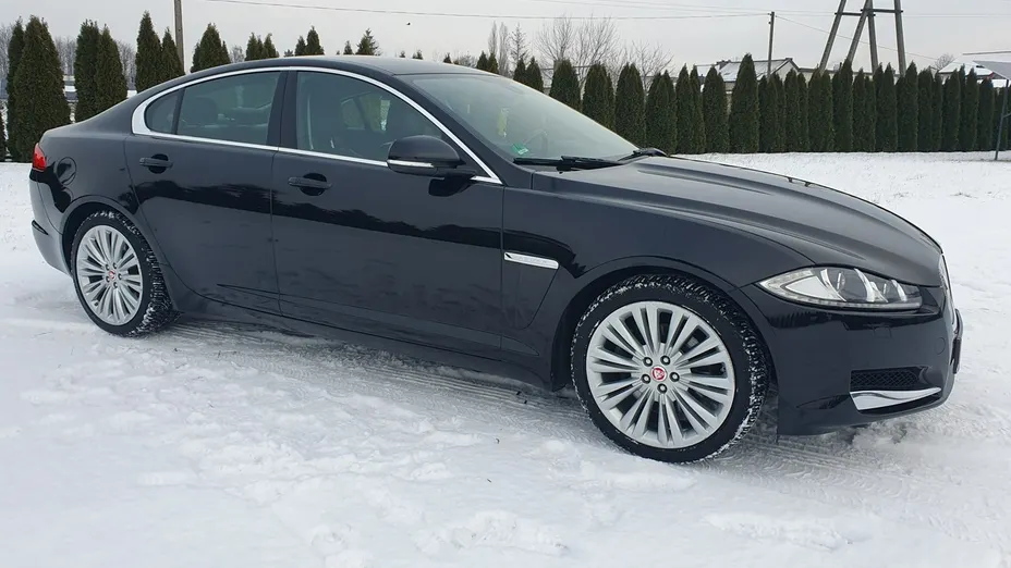 JAGUAR XF -