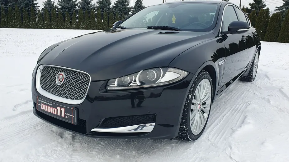 JAGUAR XF -