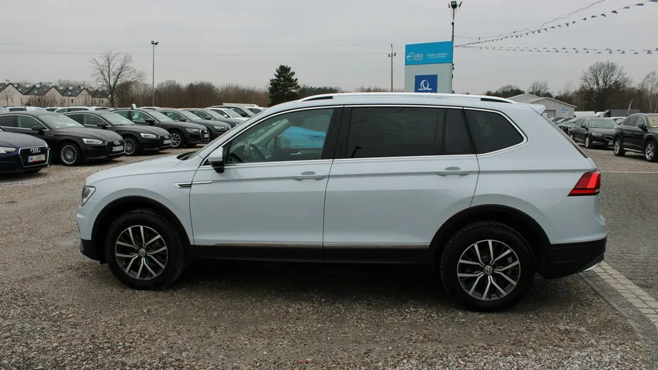 VOLKSWAGEN Tiguan Allspace -