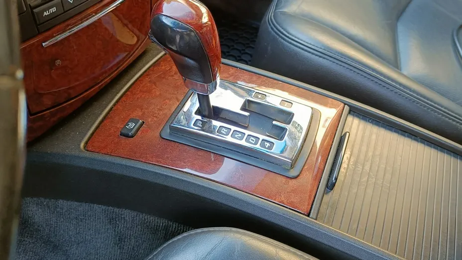 CADILLAC SRX -