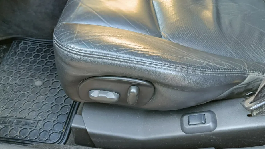 CADILLAC SRX -