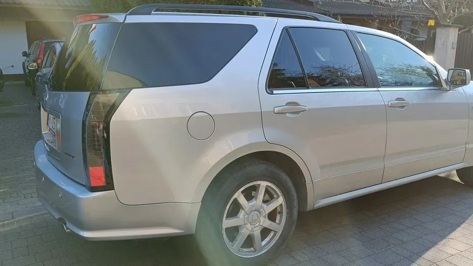CADILLAC SRX -