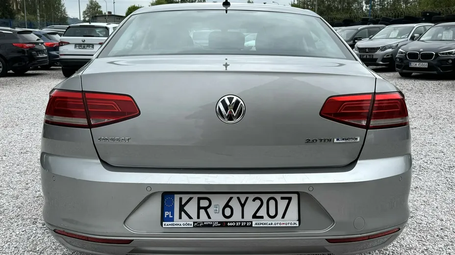 VOLKSWAGEN Passat -