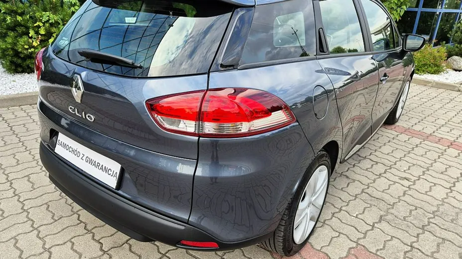 RENAULT Clio -