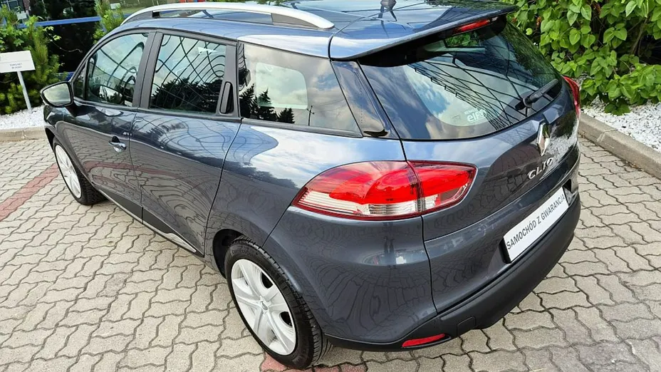 RENAULT Clio -