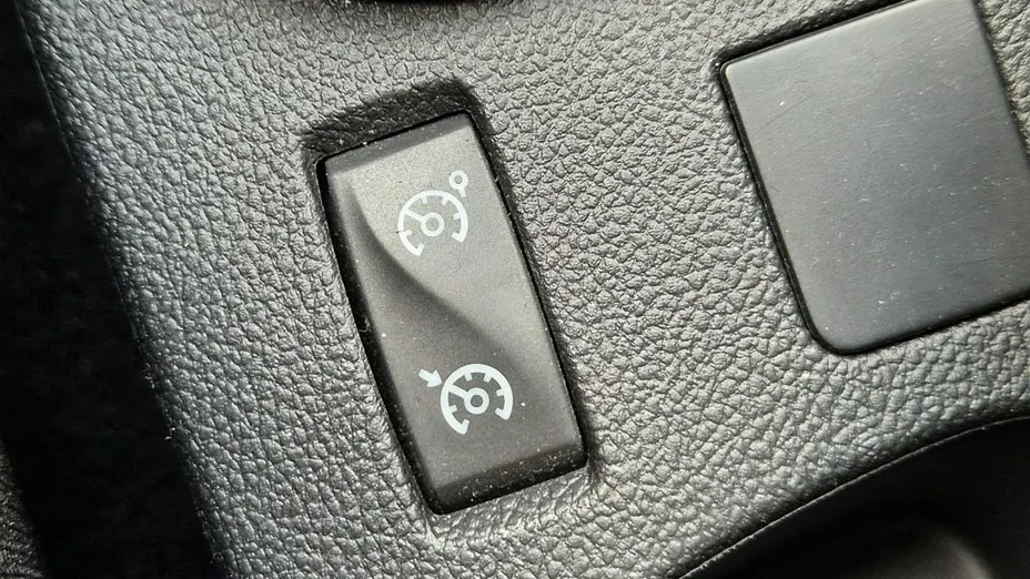 RENAULT Clio -