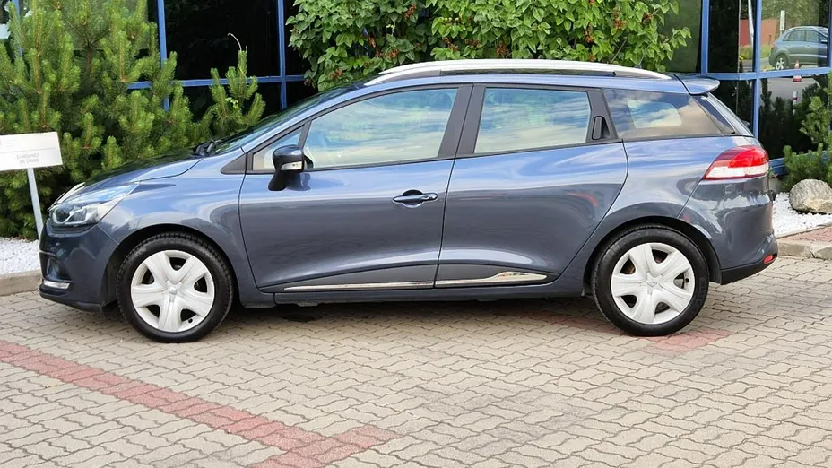 RENAULT Clio -
