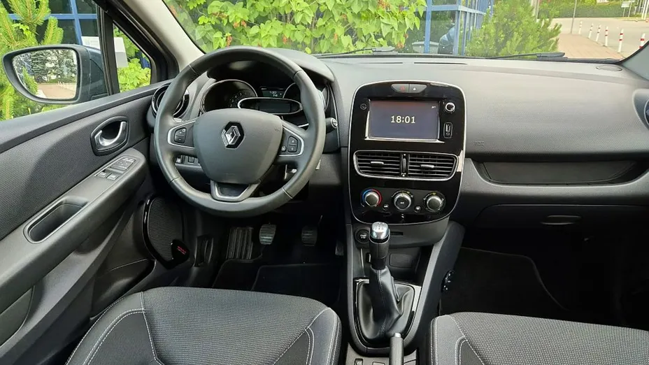 RENAULT Clio -