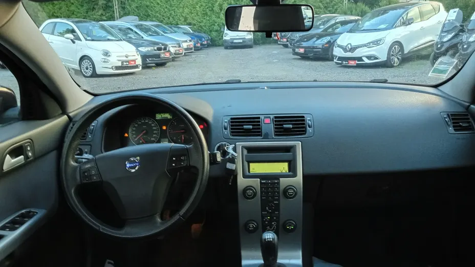 VOLVO V50 -