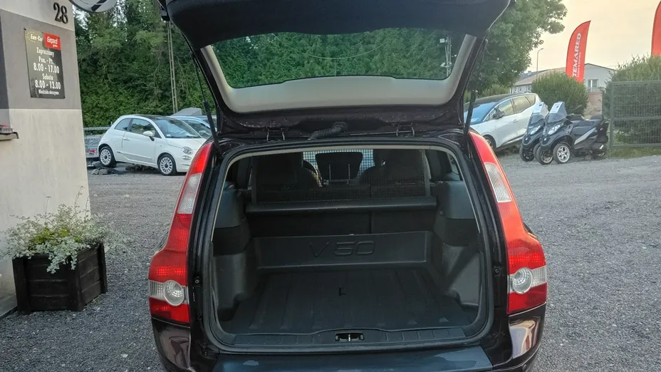 VOLVO V50 -