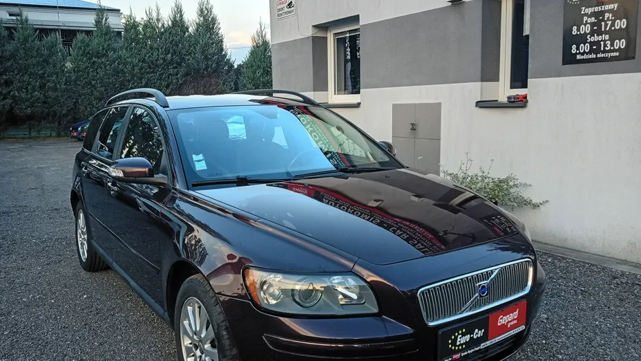 VOLVO V50 -