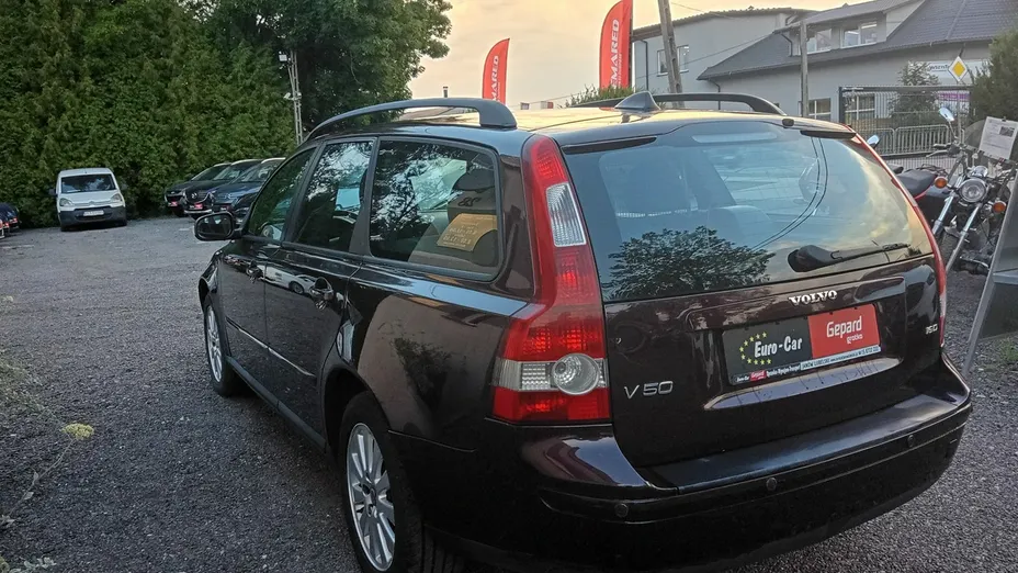 VOLVO V50 -