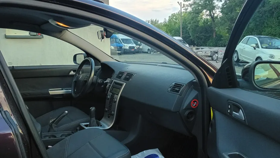 VOLVO V50 -