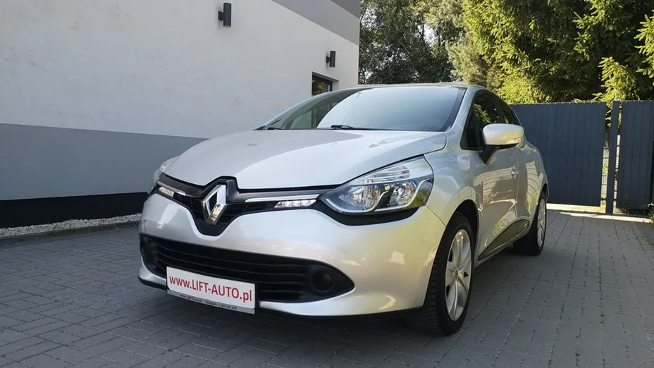 RENAULT Clio -